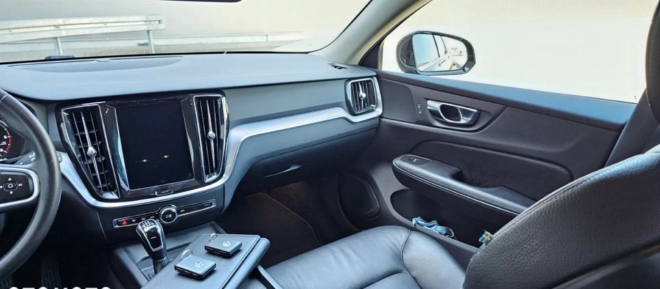 Volvo V60 cena 89900 przebieg: 115000, rok produkcji 2019 z Oława małe 667
